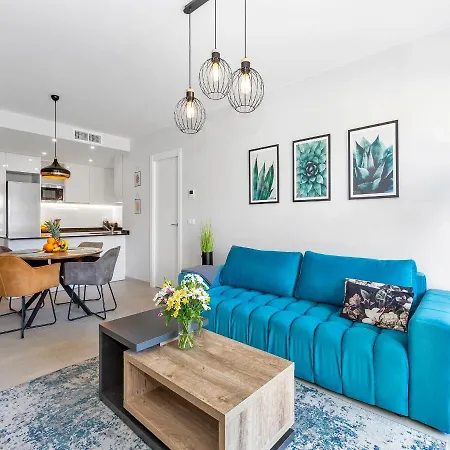 Lovely First Floor Apartment, Heating Pool ! * Аликанте