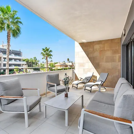 Lovely First Floor Apartment, Heating Pool ! *