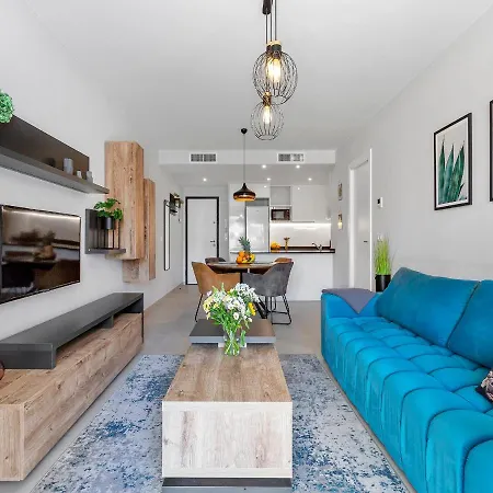 Lovely First Floor Apartment, Heating Pool ! *