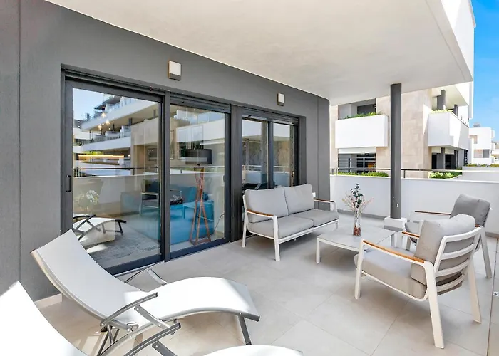 Lovely First Floor Apartment, Heating Pool ! Lejlighed