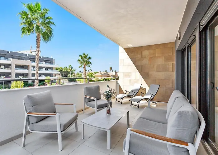 Lovely First Floor Apartment, Heating Pool ! *