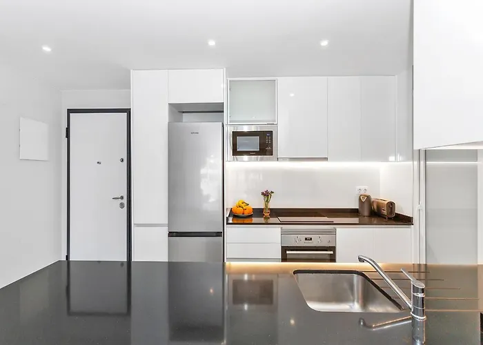 Lejlighed Lovely First Floor Apartment, Heating Pool !