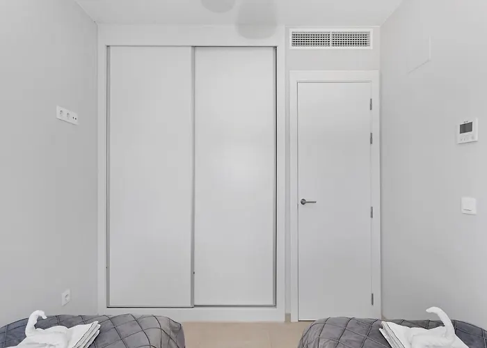 Lovely First Floor Apartment, Heating Pool ! Lejlighed Alicante