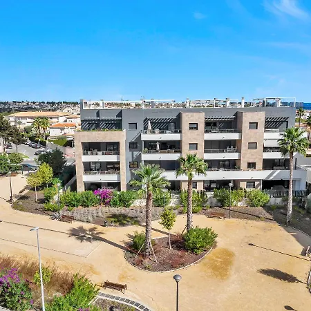Apartmán Lovely First Floor Apartment, Heating Pool ! *